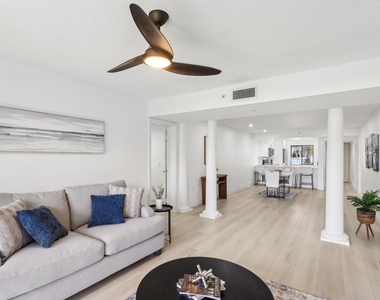 1601 Marina Isle Way - Photo Thumbnail 2