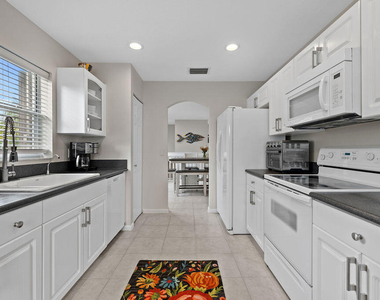 8050 Aberdeen Drive - Photo Thumbnail 19