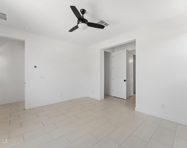 1524 E Carob Court - Photo Thumbnail 27