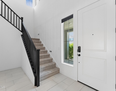 1524 E Carob Court - Photo Thumbnail 6