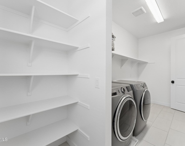 1524 E Carob Court - Photo Thumbnail 52