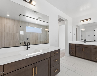 1524 E Carob Court - Photo Thumbnail 36