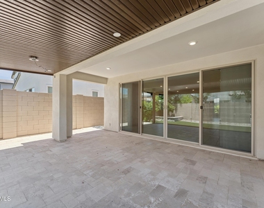 1524 E Carob Court - Photo Thumbnail 56