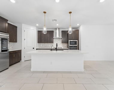 1524 E Carob Court - Photo Thumbnail 22