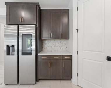 1524 E Carob Court - Photo Thumbnail 19