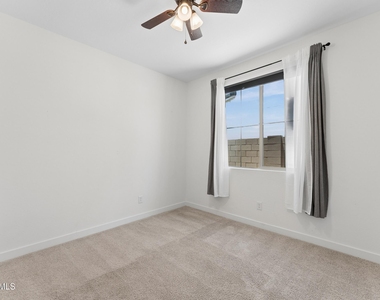 1524 E Carob Court - Photo Thumbnail 24