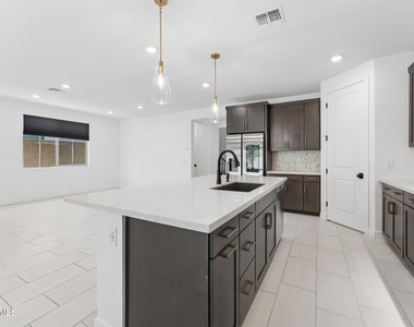 1524 E Carob Court - Photo Thumbnail 16