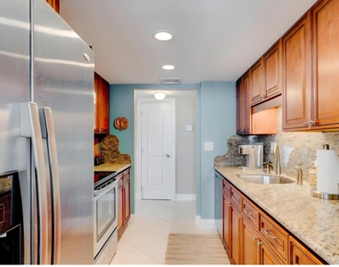 2881 Ne 33rd Court - Photo Thumbnail 14