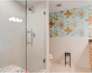 2881 Ne 33rd Court - Photo Thumbnail 16