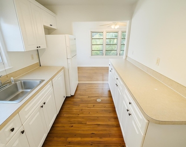 415 6th Avenue N - Photo Thumbnail 2