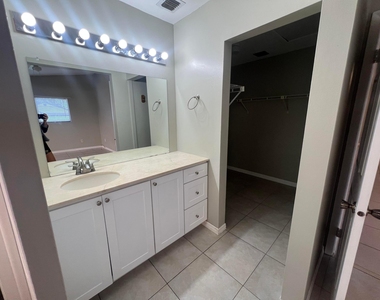 7 Islington Place - Photo Thumbnail 13