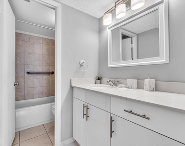 1410 S Ocean Drive - Photo Thumbnail 24