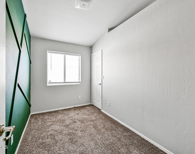 351 N Wildrose -- - Photo Thumbnail 15