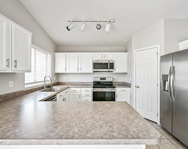 351 N Wildrose -- - Photo Thumbnail 5