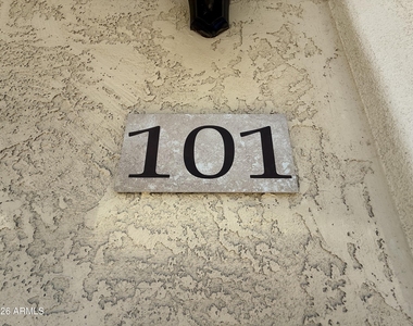 2669 S Peppertree Drive - Photo Thumbnail 1