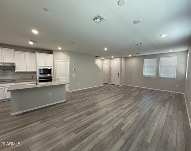2669 S Peppertree Drive - Photo Thumbnail 4