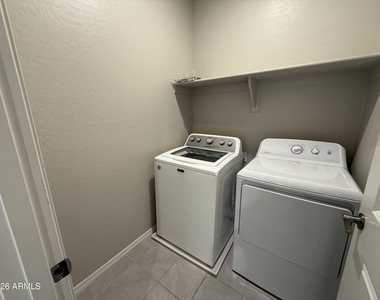 2669 S Peppertree Drive - Photo Thumbnail 19