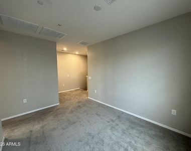 2669 S Peppertree Drive - Photo Thumbnail 18