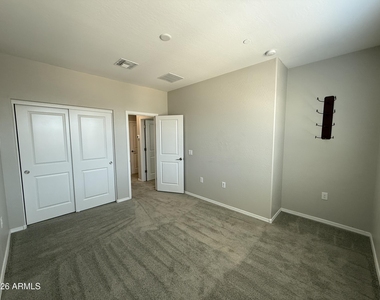 2669 S Peppertree Drive - Photo Thumbnail 25