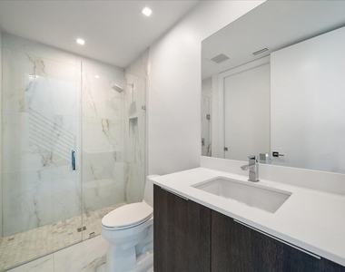 1052 N Victoria Park Road - Photo Thumbnail 6