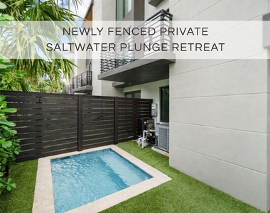 1052 N Victoria Park Road - Photo Thumbnail 4