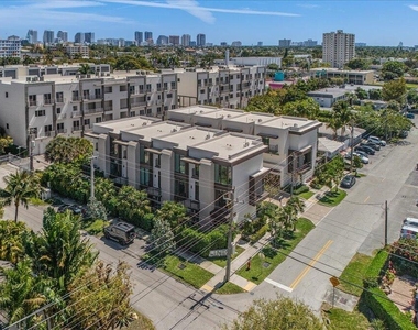 1052 N Victoria Park Road - Photo Thumbnail 24