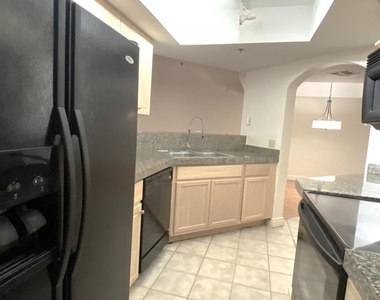 5104 N 32nd Street - Photo Thumbnail 5