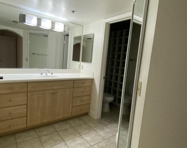 5104 N 32nd Street - Photo Thumbnail 9