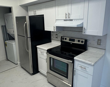 3221 Sabal Palm Manor - Photo Thumbnail 4