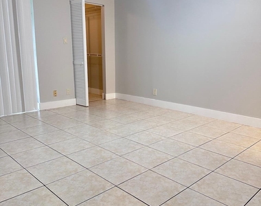 3101 Nw 47th Terrace - Photo Thumbnail 11