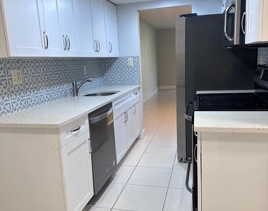 3101 Nw 47th Terrace - Photo Thumbnail 4