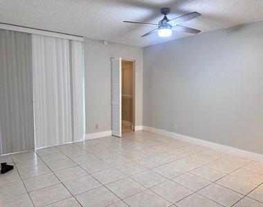 3101 Nw 47th Terrace - Photo Thumbnail 10