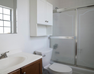 424 N Riverside Drive - Photo Thumbnail 10