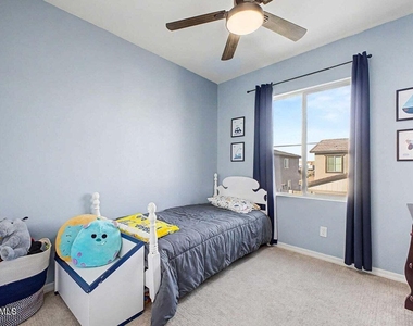 1033 S 150th Drive - Photo Thumbnail 16