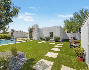 5017 E Acoma Drive - Photo Thumbnail 4