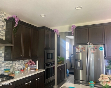 1381 E Scorpio Place - Photo Thumbnail 8