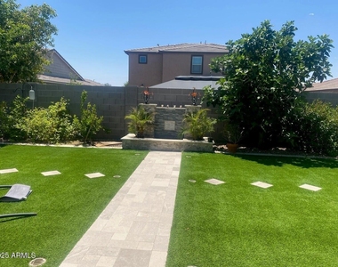 1381 E Scorpio Place - Photo Thumbnail 12