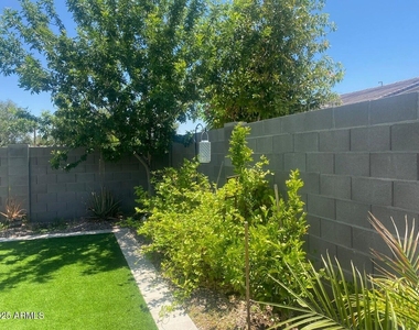 1381 E Scorpio Place - Photo Thumbnail 15