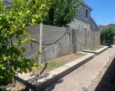 1381 E Scorpio Place - Photo Thumbnail 20