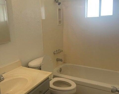 2633 W Belmont Avenue - Photo Thumbnail 6