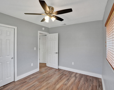 2147 Nw 100th Street - Photo Thumbnail 6