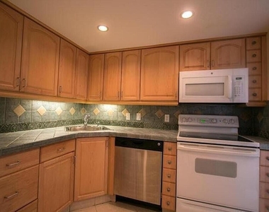 480 Executive Center Drive - Photo Thumbnail 6