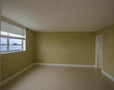 480 Executive Center Drive - Photo Thumbnail 3