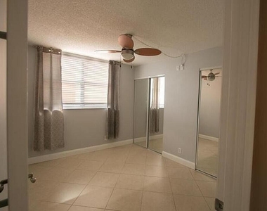 480 Executive Center Drive - Photo Thumbnail 4