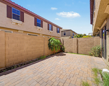 1432 N 80th Drive - Photo Thumbnail 23