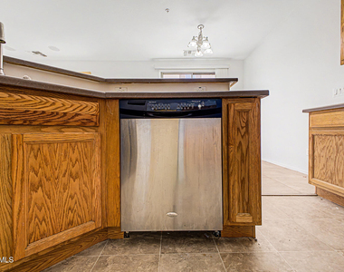 1432 N 80th Drive - Photo Thumbnail 11