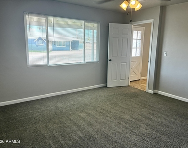 1041 W 18th Street - Photo Thumbnail 10