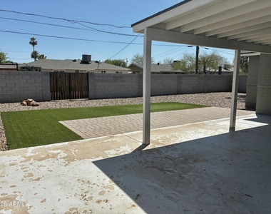 1041 W 18th Street - Photo Thumbnail 22