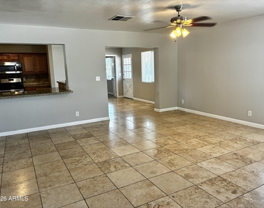 1041 W 18th Street - Photo Thumbnail 2