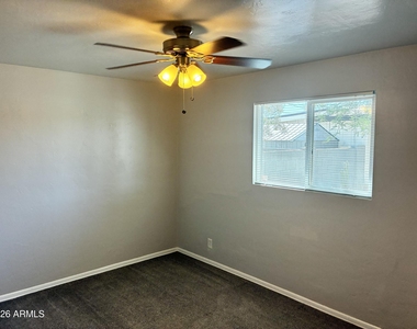 1041 W 18th Street - Photo Thumbnail 12